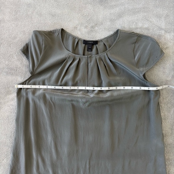 J.Crew 100% Silk Pleated Cap Sleeve Blouse Top Gray Size 4 - Picture 8 of 11